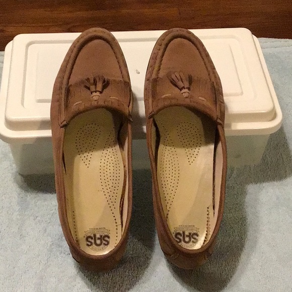 SAS Brown Suede Softie Shoes. - Picture 3 of 4